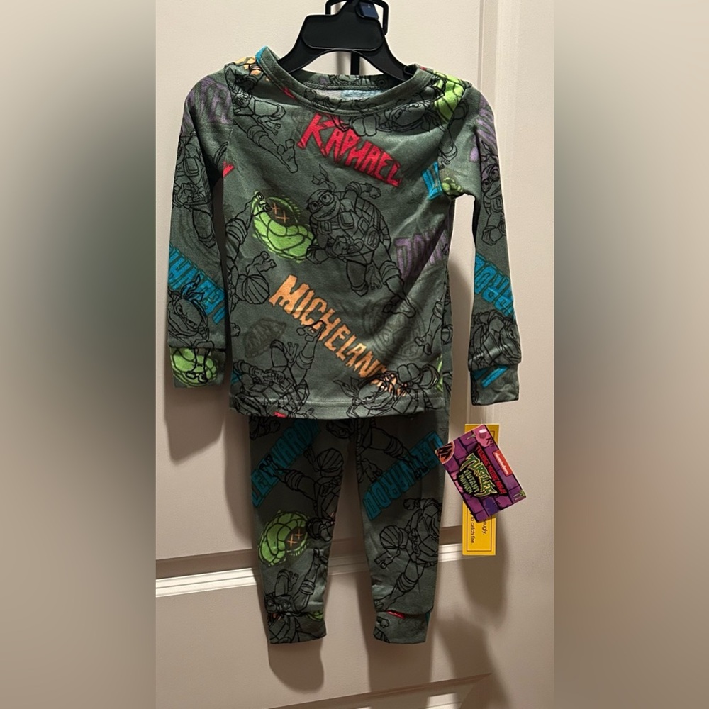 NINJA TURTLES Boys 2piece Pajama 4 NWT